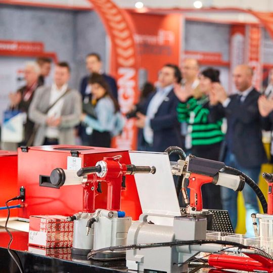 Die Fastener Fair Global bietet Herstellern, Grosshändlern, Vertriebsunternehmen und Lieferanten einen Marktplatz, um Produkte und Lösungen aus allen Bereichen der Verbindungs- und Befestigungstechnologie zu beziehen und zu handeln.(Bild:  RX Global)