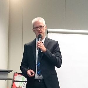 Michael Jochem, Robert Bosch, referierte über die Security für die Verwaltungsschale.(Bild:  Sariana Kunze/elektrotechnik)