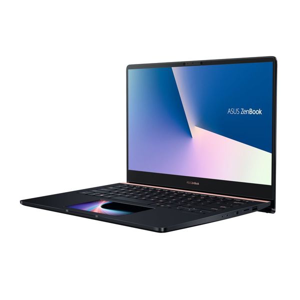 Das ZenBook Pro 14 verfügt über ein Ergo-Lift-Scharnier, das die Tastatur in einem für die Hand angenehmen Winkel anhebt. (Asus)