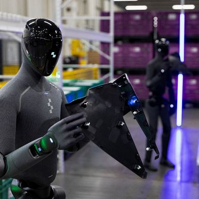 Humanoider Roboter Figure 03 im Einsatz im BMW Group Werk Spartanburg. (Bild: BMW Group)