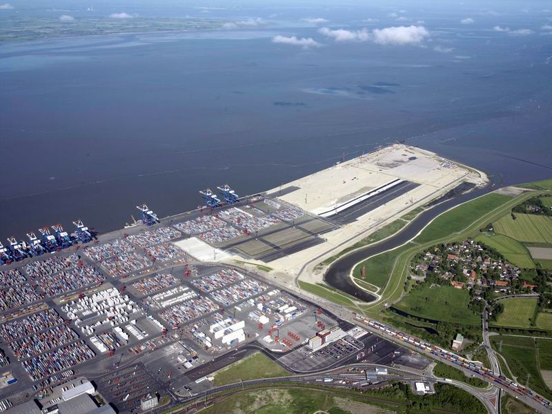 Bau des neue Terminalabschnitt CT4 2007: Die Kaje wird um ein Drittel verlängert und misst dann 4.680 m. (Bild: BLG Group)