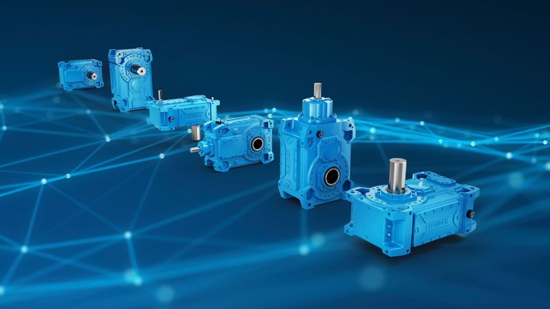 Seit Februar 2026 gibt es zusätzliche Getriebevarianten auf der One-Plattform: Die zweistufigen bis vierstufigen Getrieben sind erhältlich in Stirnrad- und Kegelstirnradausführung mit einer Leistung bis 4.807 kW und einem Drehmoment bis 153.000 Nm.  (Bild:  Flender)
