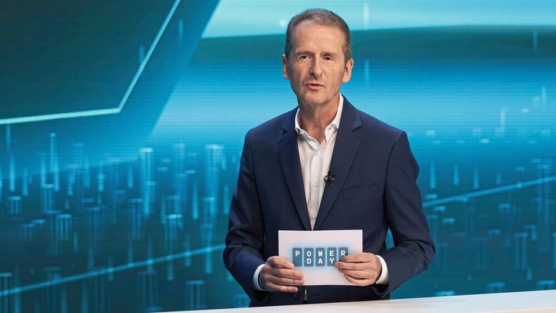 Volkswagen-Chef Herbert Diess ist in der Kritik, weil sein Projekt Cariad, die konzerneigene Software-Schmiede, noch nicht so aufgestellt ist wie angestrebt.(Bild:  Volkswagen)