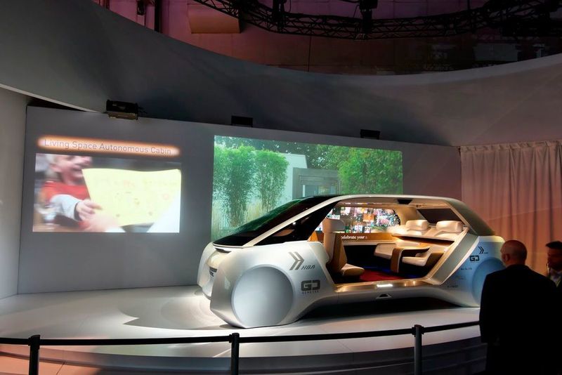 Die luxuriöse Vision des Innenraumkonzepts für vollautomatisiertes Fahren (Level 4) soll in drei Ausführungen angeboten werden. (Panasonic)