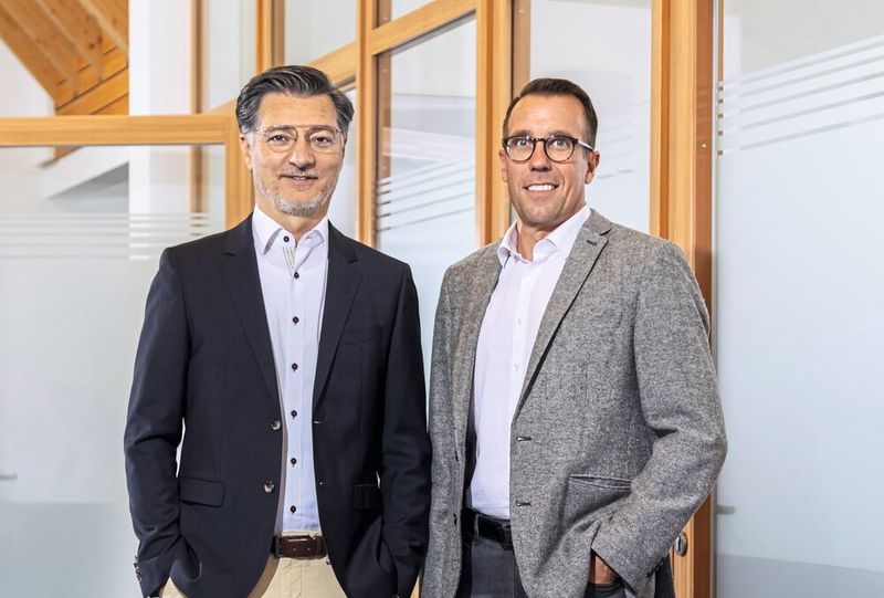 Seit 2022 am Ruder: Jumo-Geschäftsführung als Doppelspitze aus Dimitrios Charisiadis (li.) und Steffen Hoßfeld. (Bild: Jumo)
