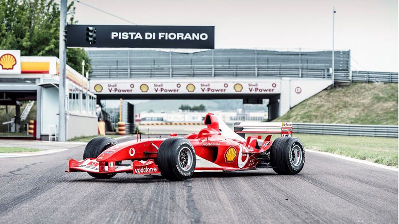 Der Rennwagen F2003-GA von 2003 erzielte knapp 15 Millionen Dollar. (Bild: RM Sotheby's)