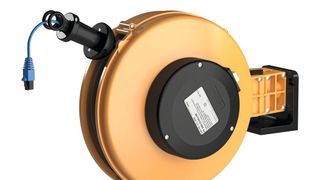 Im Kabelroller FT 260.1210 LAN von Schill ermöglichen die Schleifringe der Baureihe SVTS A von Servotecnica eine Datenübertragungsrate von bis zu 1 GBit/s, der Aufroller ist eine platzsparende Lösung zur Netzwerkverbindung von ortsveränderlichen Endgeräten. (Bild: Schill)