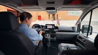 Das freistehende Infotainment-Display im neuen Crafter ist intuitiv bedienbar. (Bild: VWN)