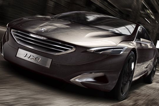 Die windschlüpfrige Van-Sudie HX1 von Peugeot hat einen Dieselhybridantrieb. (Archiv: Vogel Business Media)