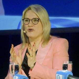 Ehrengast in Ludwigsburg: Christina Stumpp, stellv. Generalsekretärin der CDU. Sie sieht die Stärkung der Wirtschaft als die derzeit wichtigste Aufgabe der Politik.(Bild:  Zietz - VCG)