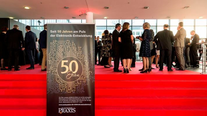 Gästeempfang im Foyer (Fotograf/Copyright:Fotograf/Copyright: Stefan Bausewein/Vogel Business Media)