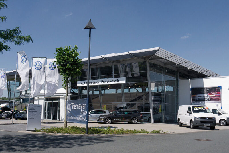 2013 neu eröffnet: das Volkswagen-Autohaus an der Porschestraße in Bochum. (Tiemeyer)