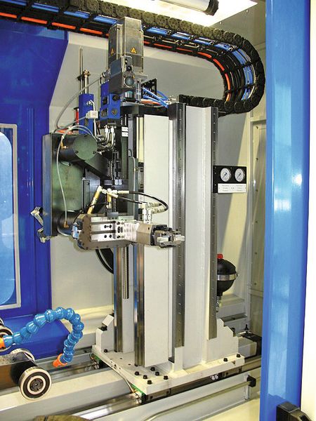Für eine gleichmäßige Bewegung des Oszillationsantriebs sorgt ein Temposonics RH-Sensor mit SSI-Ausgang. (Bild: Supfina Grieshaber)