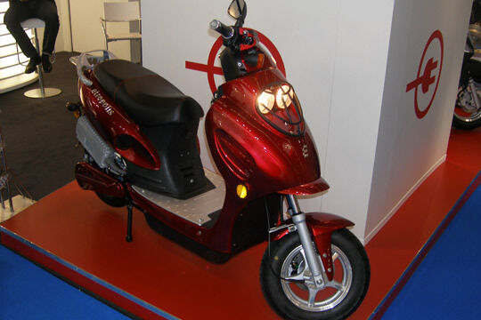 Downsizing ist Teil der Elektromobilität: Zweiräder mit Stromantrieb hatte die IAA ebenfalls zu bieten, (Archiv: Vogel Business Media)