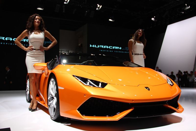 Halt, nicht ablenken lassen! Auf der IAA geht es immer noch um Autos. (Bild: Itasse)