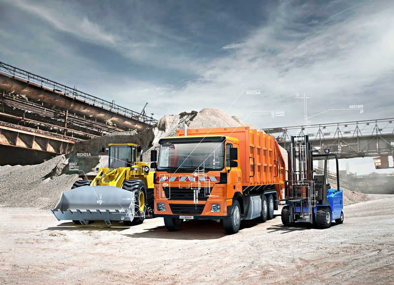 Bagger, Kipplaster oder Traktor – Bau- und Landmaschinen müssen durch Normen wie Tier 4 Final (USA) oder Stage V (Europa) in den nächsten Jahren nochmals sauberer werden. Bosch will mit seinen Lösungen helfen, sowohl die Betriebskosten als auch die Emissionen von Off-Highway-Anwendungen zu senken. (Bild: Bosch)