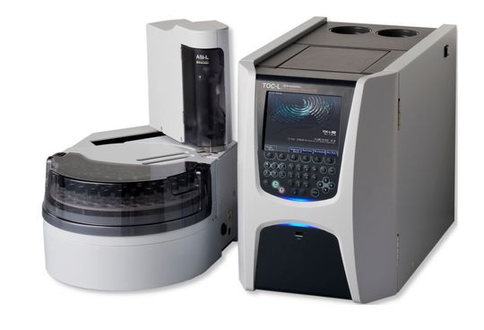 Abb. 2: Shimadzu TOC-L mit ASI-L.(Bild:  Shimadzu Deustchland)