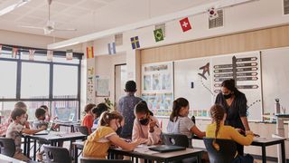 Die Windows-Notebooks und Chromebooks der neuen Fortis-Familie wurden laut HP speziell für die Anforderunges eines mobileren Schul- oder Universitätsalltags entworfen. Sie sind robust und sollen durch verstärkte USB-Buchsen sowie Scharniere besonders langlebig sein.    (HP)