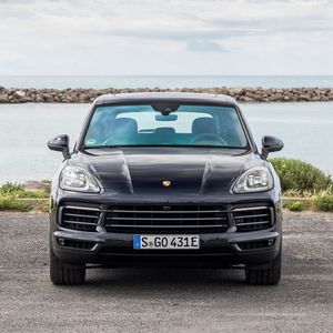 Der Porsche Cayenne E-Hybrid ist ab 90.000 Euro zu haben.(Bild:  Porsche)