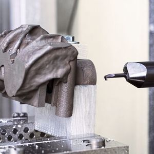 Ausspindeln eines Bremssattels mit einem Supermini Typ 105.