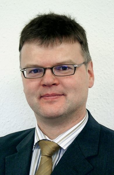 Harald Weber, Produktmanager Lasermesstechnik/Time of Flight Systems, SICK (Waldkirch): „Der All-in-One–Sensor kann selbst kleine Objekte mit ungünstigen Detektions-Eigenschaften in bewegten Behältern sicher erfassen.“ (Archiv: Vogel Business Media)