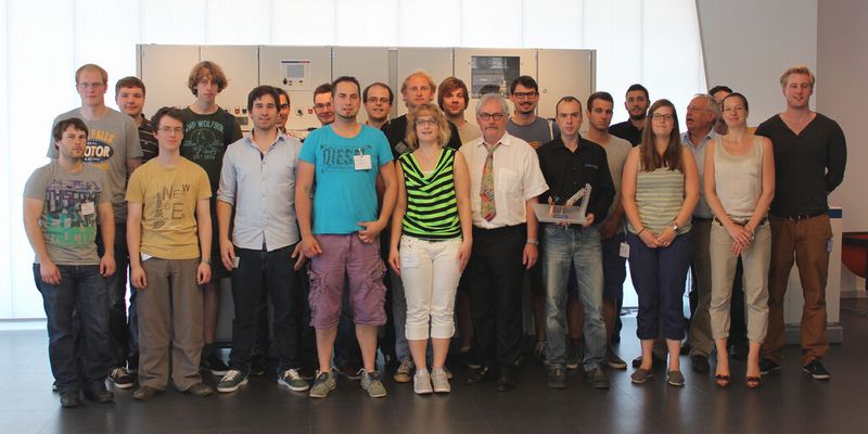 Die Studenten der Studiengänge Wirtschaftsingenieurswesen und Elektrotechnik der FH Düsseldorf besichtigen das Krefelder Werk von Ormazabal. (Ormazabal)