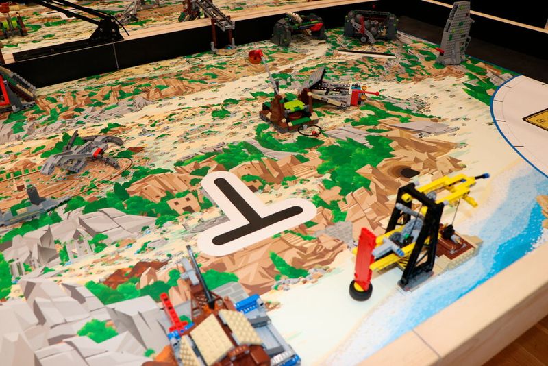 La finale suisse du concours de robotique First Lego League se tiendra le 21 février 2026 au Forum de l'Arc à Moutier. (Source : Robots-Ju)