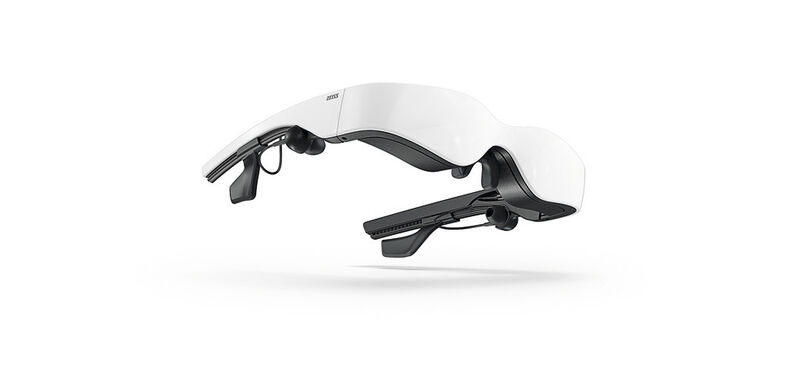 Eintauchen in 3D-Welten - mit der Virtual Reality Videobrille cinemizer OLED von Carl Zeiss (UVP 649 Euro) (Bild: ZEISS)