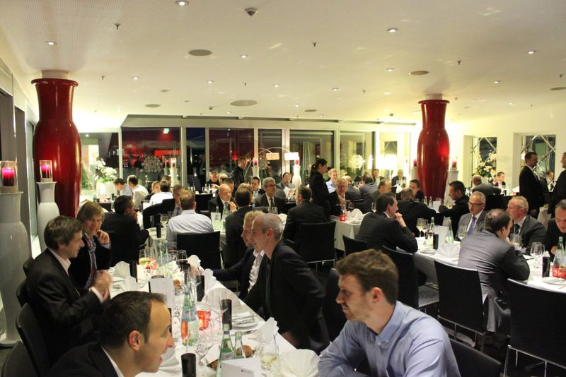 Am Ende eines langen und informativen Veranstaltungstages klang der Abend bei einem eleganten Dinner aus. (Vogel IT-Medien)