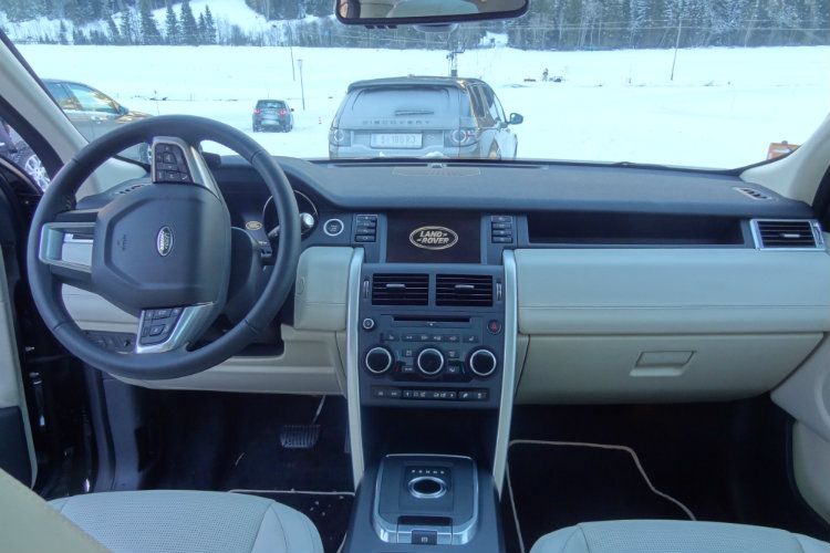 Der Innenraum ist sehr aufgeräumt.  (Foto: Mauritz)