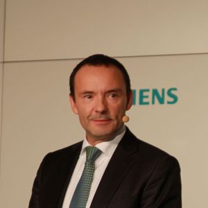 „Wir haben unser Portfolio samt Services entlang des gesamten Life-Cycles unserer Kunden aufgestellt“, sagte Peter Herweck, CEO der Division Process Industries and Drives, Siemens AG.