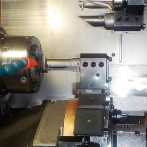 Bild 1: Das Auskammerwerkzeug ist so konzipiert, dass bei einem Rundlauf eine Schneide außen die Nut schneidet und die andere innen.