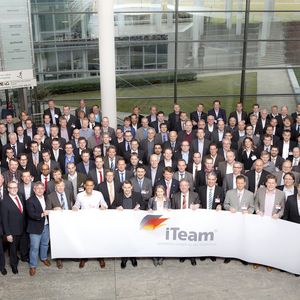 Gemeinsam will iTeam gegen die großen Systemhäuser angehen.