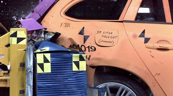 Den Euro-NCAP-Crashtest bestand der Volvo V60 Plug-in-Hybrid als beste Fahrzeug mit Elektromotor (Bild: Volvo)