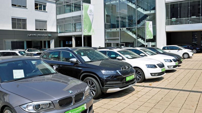 Das Online-Autohaus soll den stationären Handel nicht ersetzen, sondern ergänzen. (Bild: Simon/»kfz-betrieb«)