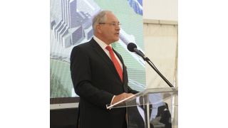 Dr. Wuppermann eröffnet Zeremonie zur Grundsteinlegung in Ungarn. (Bild: Wuppermann)