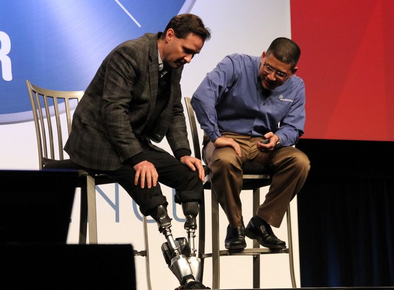 Hugh Herr, Direktor der Biomechatronics Group am MIT Media Lab, nutzt Solidworks, um Beinprothesen zum Rennen und Klettern zu entwickeln. (Bild: Michel)