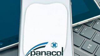Panacols „Vitralit UD 8540“ ist laut Hersteller ein 1-komponentiger, UV-härtender Acrylatklebstoff, der über eine zusätzliche Härtungskomponente verfügt, der den Klebstoff durch Luftfeuchtigkeit nachreagieren lässt. Ideal sei dieser für die Verklebung von Displays. Panacol stellt das Produkt im Rahmen der Bondexpo in Halle 6 am Stand 6420 vor. (Panacol)
