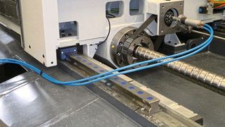 Anwendungsbeispiel Portalfräsmaschine mit Kugelgewindetrieb von Kammerer (Kammerer Gewindetechnik)