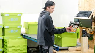 Bei „reBOX“ sind Bito-Mehrwegbehälter in der Anwendung. Das Berliner Start-up bietet Kunden sowohl Mehrwegversandboxen als auch die passende Managementsoftware dazu an. (Bild: Bito)