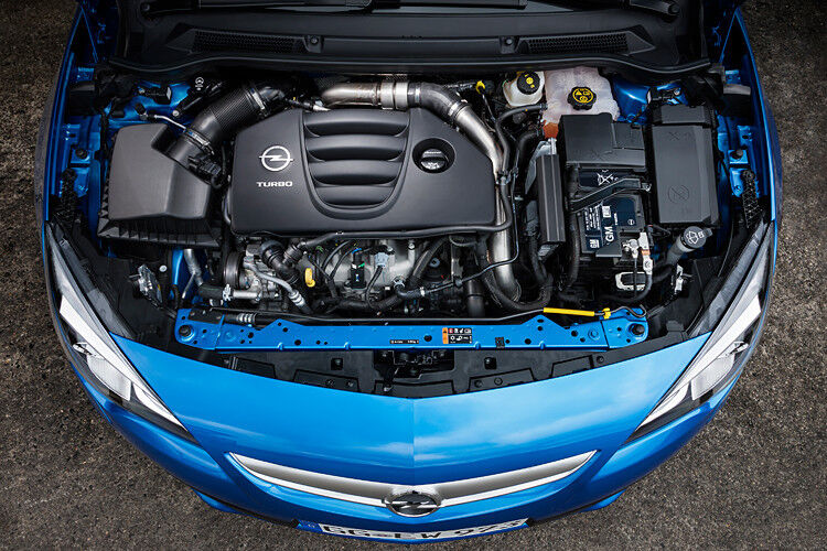 ... aus einem 2,0-Liter-Turbo-Benzinmotor mit 203 kW/280 PS. Das maximale Drehmoment beträgt 400 Newtonmeter zwischen 2.500 bis 4.500 U/min. (Opel)
