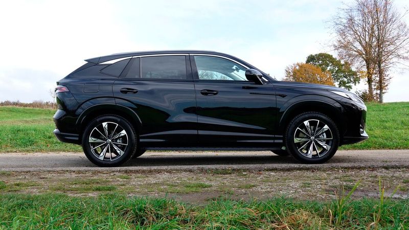 Sein Design wirkt deutlich detailreicher und ausgefeilter als das des vergleichsweise simplen ZS.  (Bild: Rosenow – VCG)