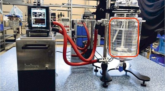 Abb.3c: Die rote Linie zeigt die Masse des Reaktionsmediums.(Bild:  Peter Huber Kältemaschinenbau)