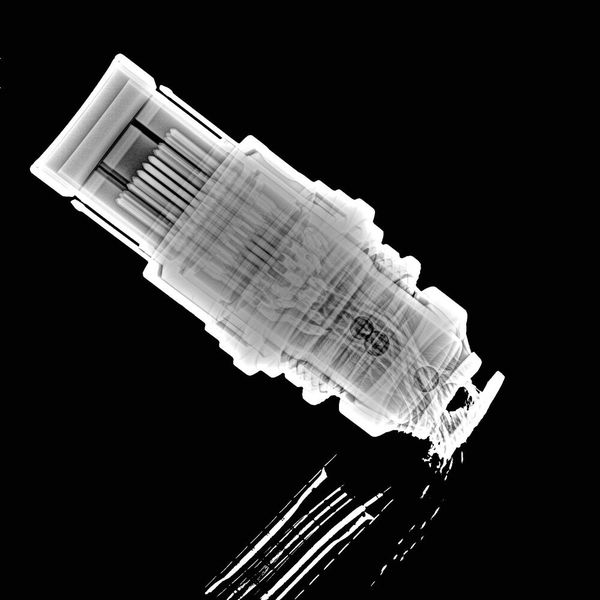 Die Kabelstecker von Fischer Connectors auf einer Röntgenaufnahme (Bild: Fischer Connectors)