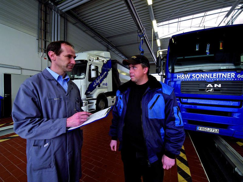 Ganz egal, welches Fabrikat in die Werkstatt kommt – hier stehen sowohl Original- als auch Alternativ-Ersatzteile auf der Angebotsliste. (Archiv: Vogel Business Media)