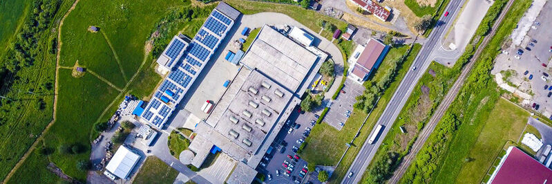 Das Brother-Werk für das Recycling von Toner-Kartuschen im slowakischen Krupina ist nun als als klimaneutral zertifiziert. Neben den Sonnenkollektoren hat der Hersteller noch eine Erdwärmepumpe installiert.