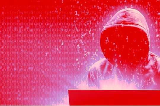 Während Cyberkriminelle vor den Zeiten der künstlichen Intelligenz (KI) ganze Teams benötigten, um ihre Machenschaften durchziehen zu können, macht ihnen die KI heut das Leben leider viel, viel leichter ...(Bild:  Panopticus)