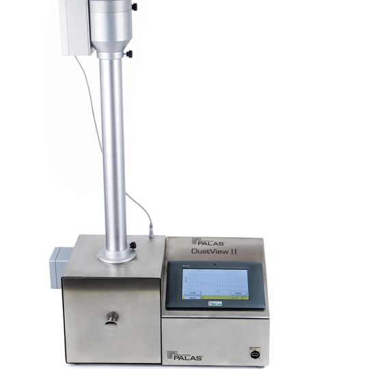 Das Staubungsmessgerät Dust View II ist eine wirtschaftliche und zuverlässige Methode, um das Staubungsverhalten von Stoffen zu untersuchen.(Bild:  Palas)