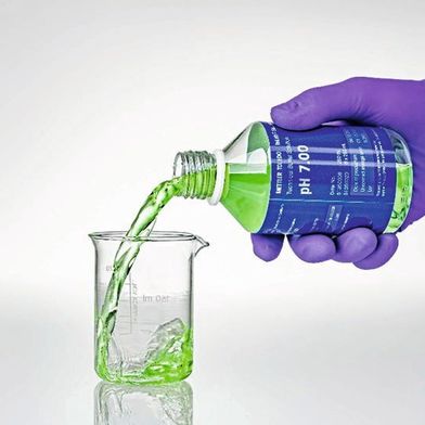 Fig.1: A certified standard pH 7 buffer (Source: Mettler Toledo)