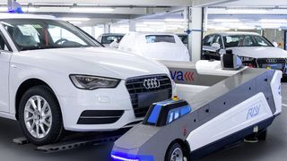 Mit den Robotern Ray sollen lange Laufwege der Mitarbeiter der Vergangenheit angehören. (Foto: Audi)